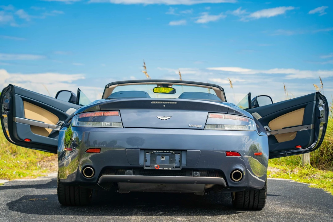2010 Aston Martin V8 Vantage (2006-2017) - Image 10 of 31
