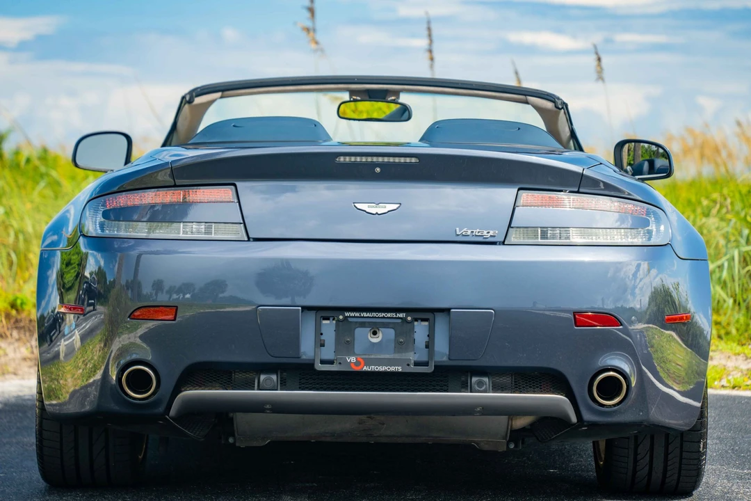 2010 Aston Martin V8 Vantage (2006-2017) - Image 8 of 31