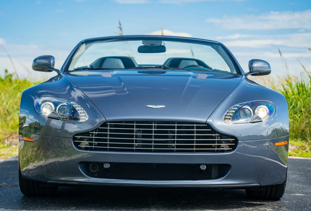 2010 Aston Martin V8 Vantage (2006-2017) - Image 5 of 31