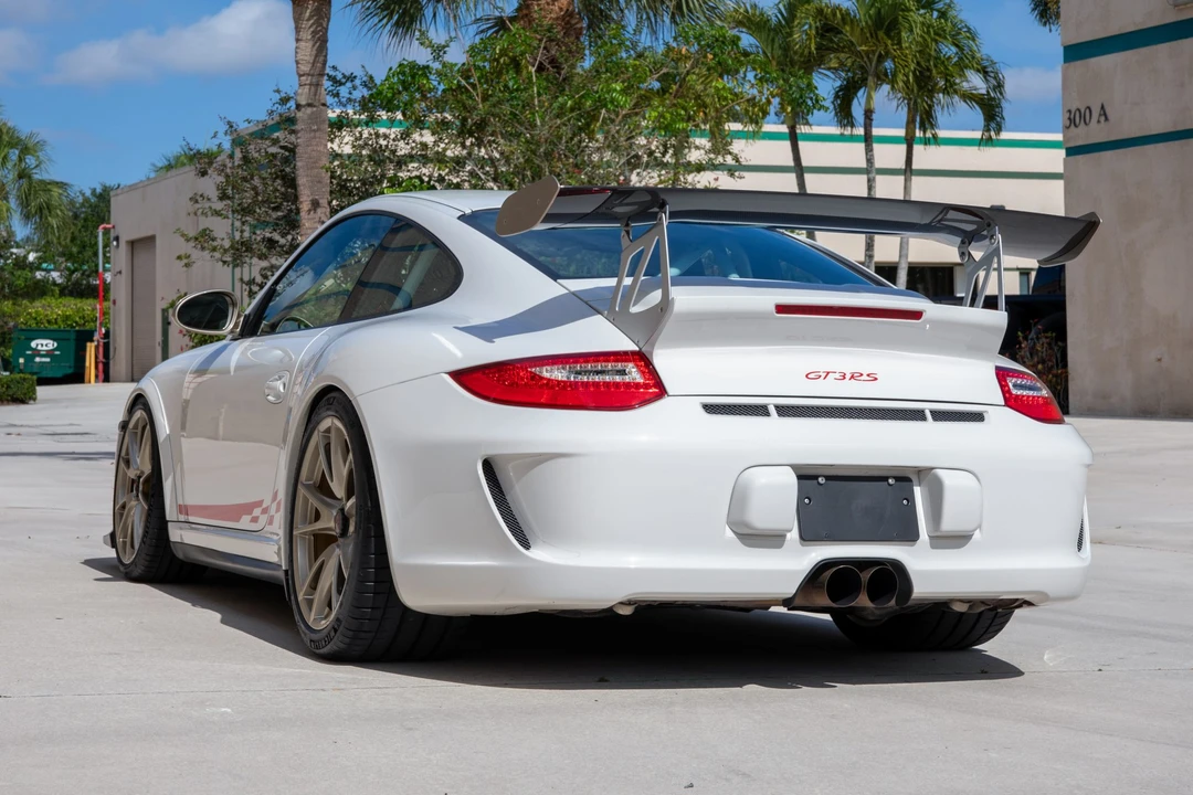 2010 Porsche 997 GT3 RS - Image 8 of 31