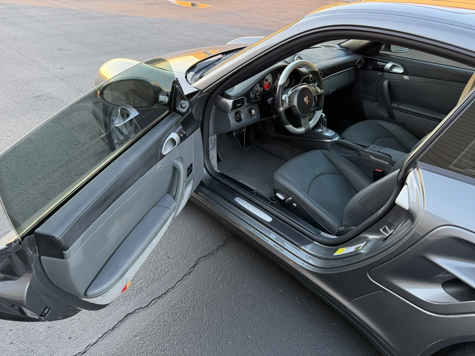 2010 Porsche 997 Turbo - Image 22 of 31