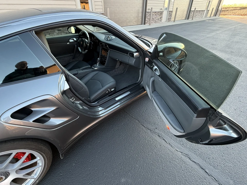 2010 Porsche 997 Turbo - Image 27 of 31