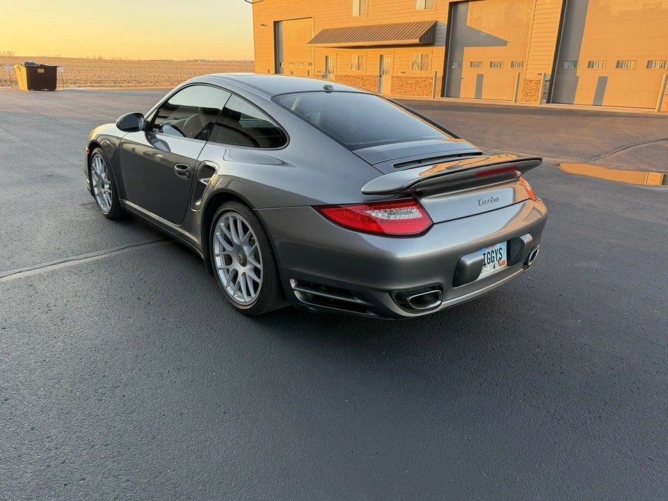 2010 Porsche 997 Turbo - Image 9 of 31