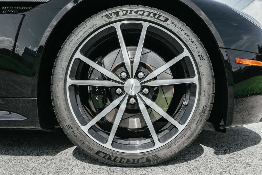 2011 Aston Martin V8 Vantage (2006-2017) - Image 21 of 31
