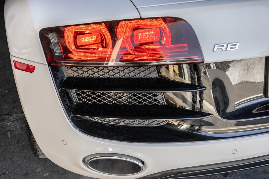 2011 Audi 42 R8 - Image 27 of 31