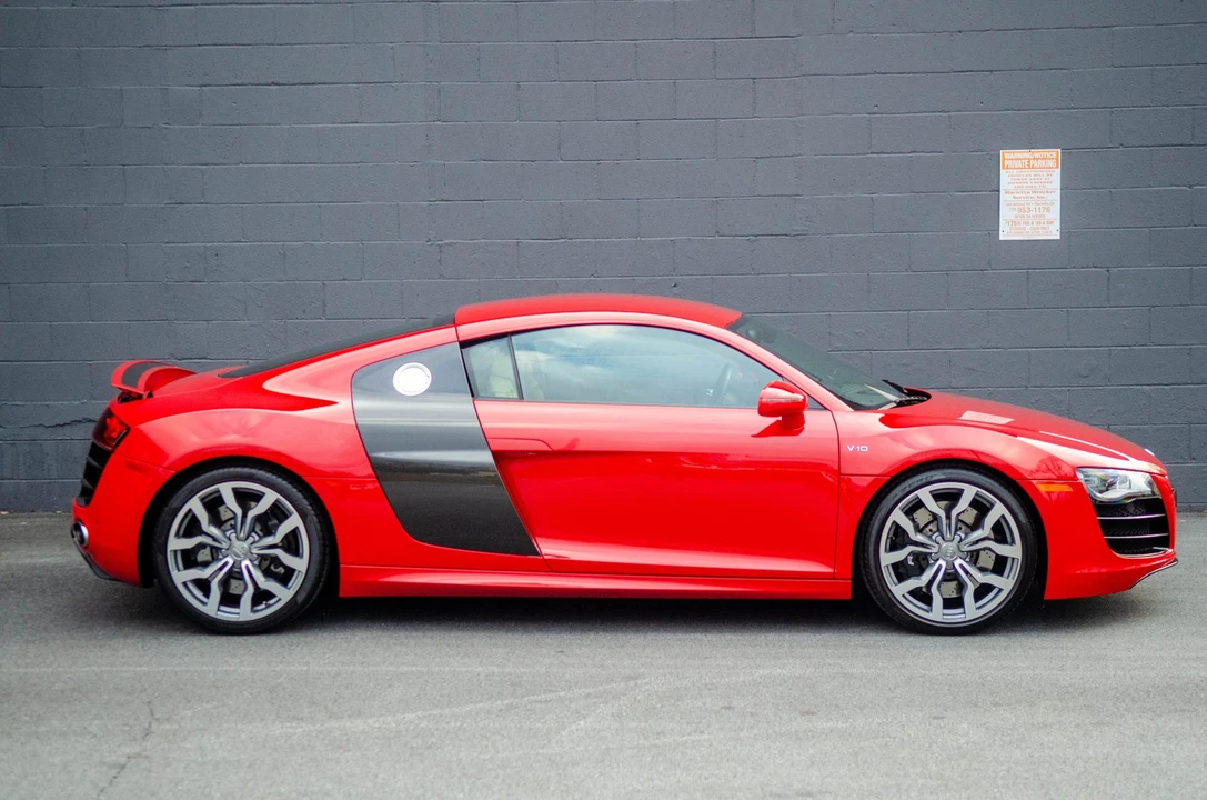 2011 Audi 42 R8 - Image 24 of 31