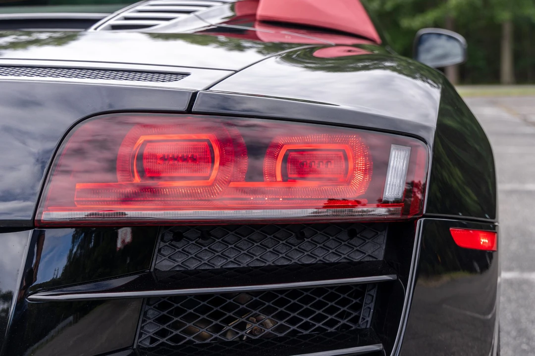 2011 Audi 42 R8 - Image 23 of 31