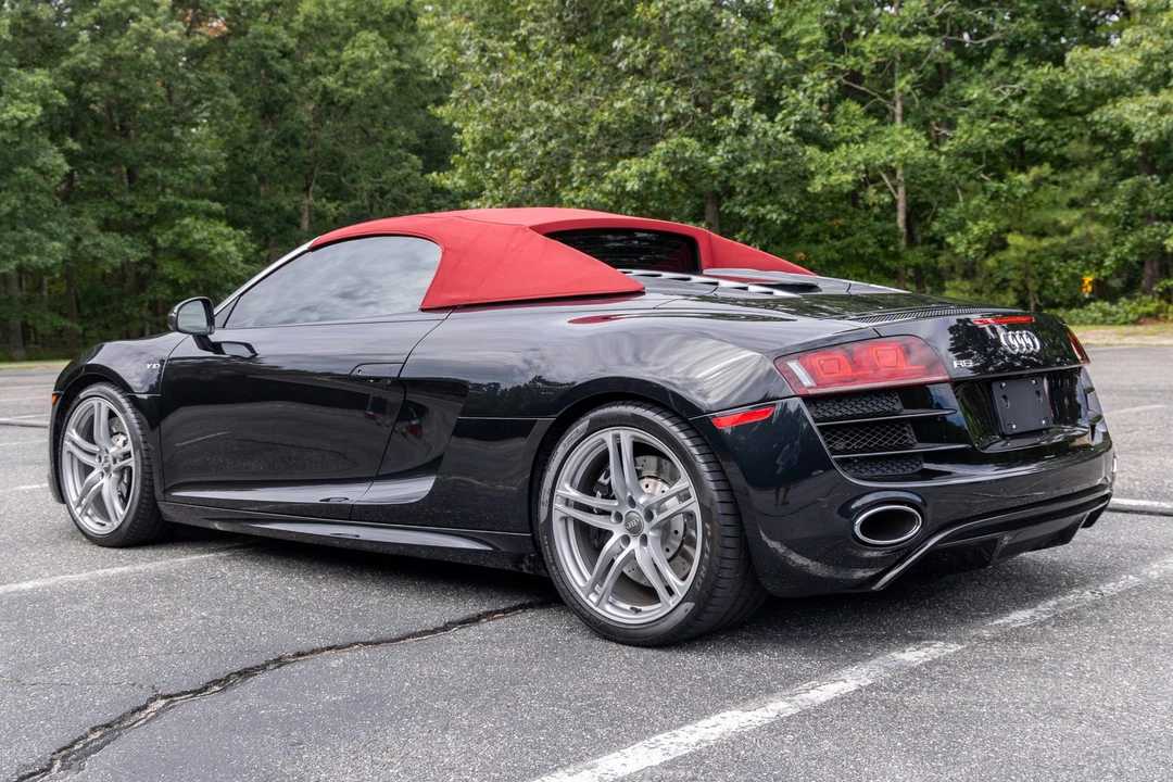 2011 Audi 42 R8 - Image 15 of 31