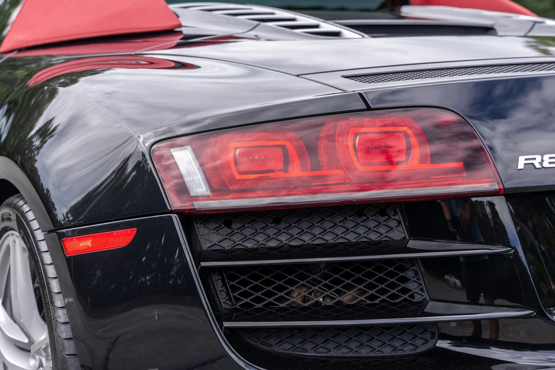 2011 Audi 42 R8 - Image 22 of 31