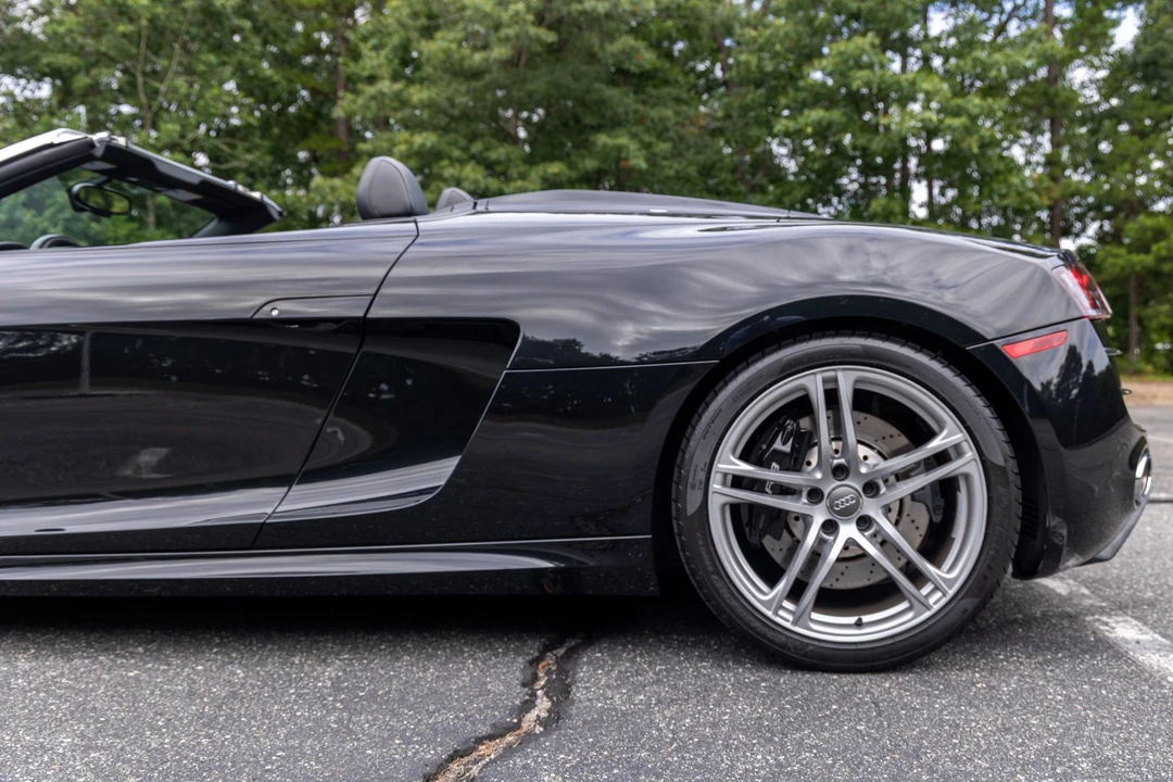 2011 Audi 42 R8 - Image 27 of 31