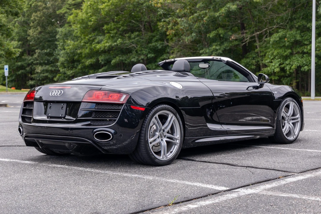 2011 Audi 42 R8 - Image 5 of 31