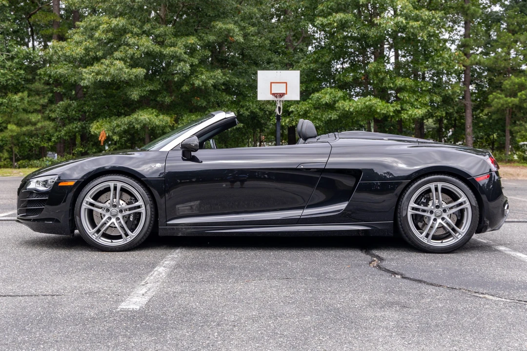 2011 Audi 42 R8 - Image 8 of 31