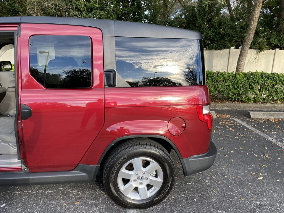 2011 Honda Element - Image 27 of 31