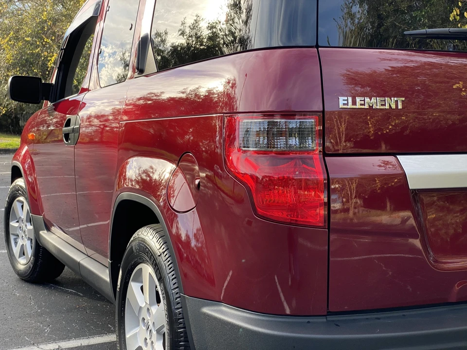 2011 Honda Element - Image 26 of 31