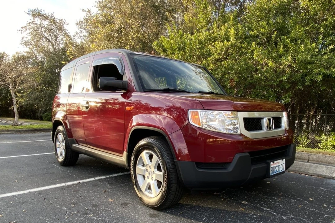 2011 Honda Element - Image 2 of 31