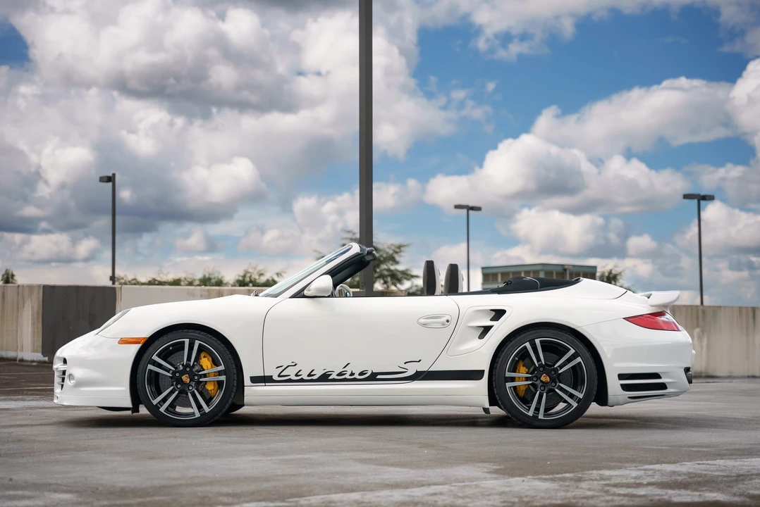 2011 Porsche 997 Turbo S - Image 17 of 31