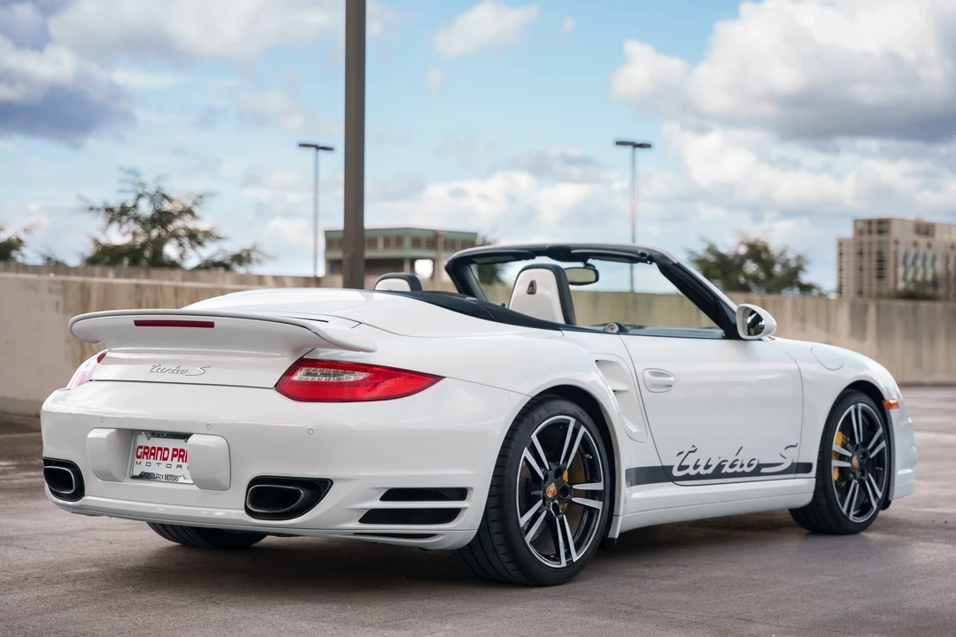 2011 Porsche 997 Turbo S - Image 11 of 31