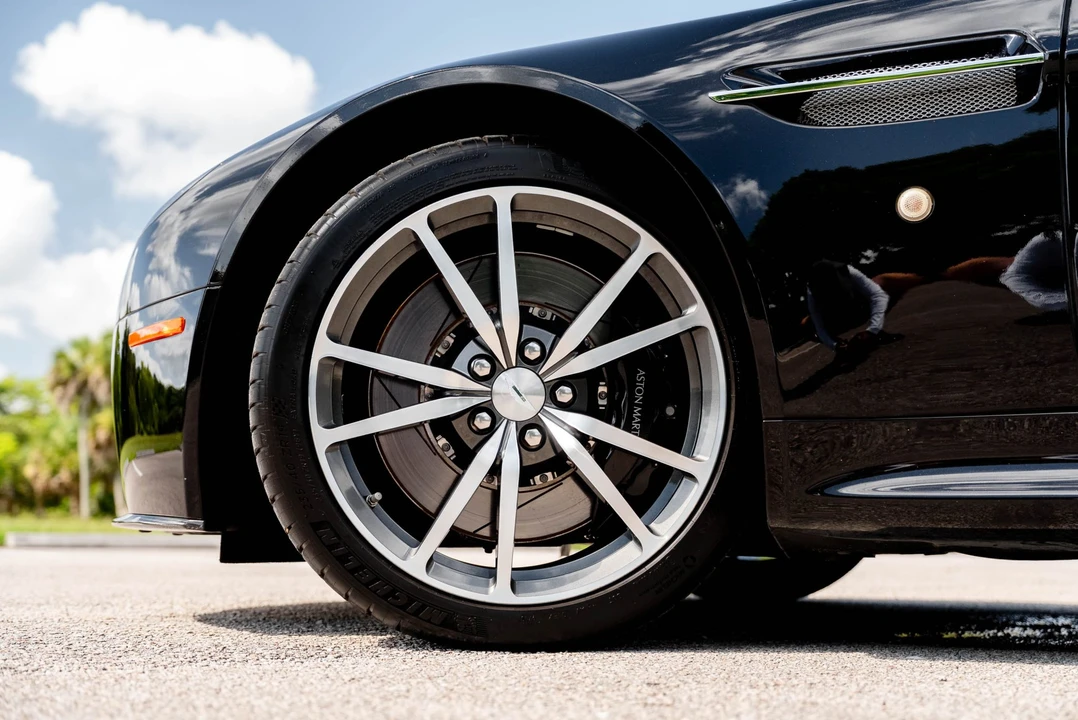 2012 Aston Martin V8 Vantage (2006-2017) - Image 29 of 31