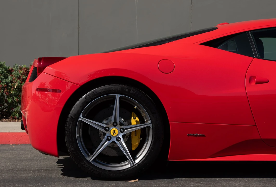 2012 Ferrari 458 Italia - Image 28 of 31