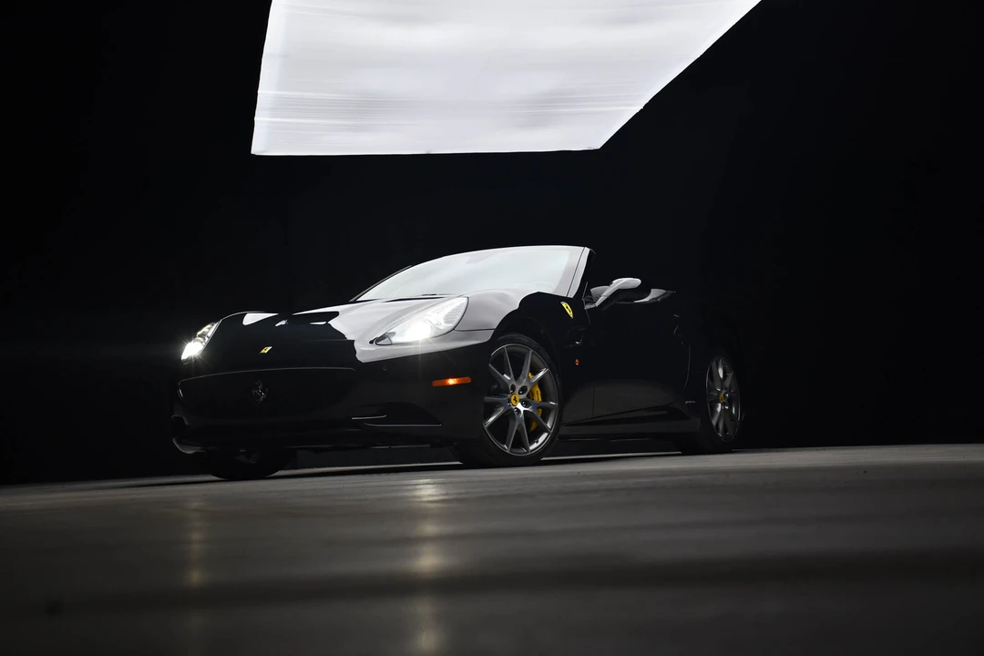 2012 Ferrari California - Image 2 of 31