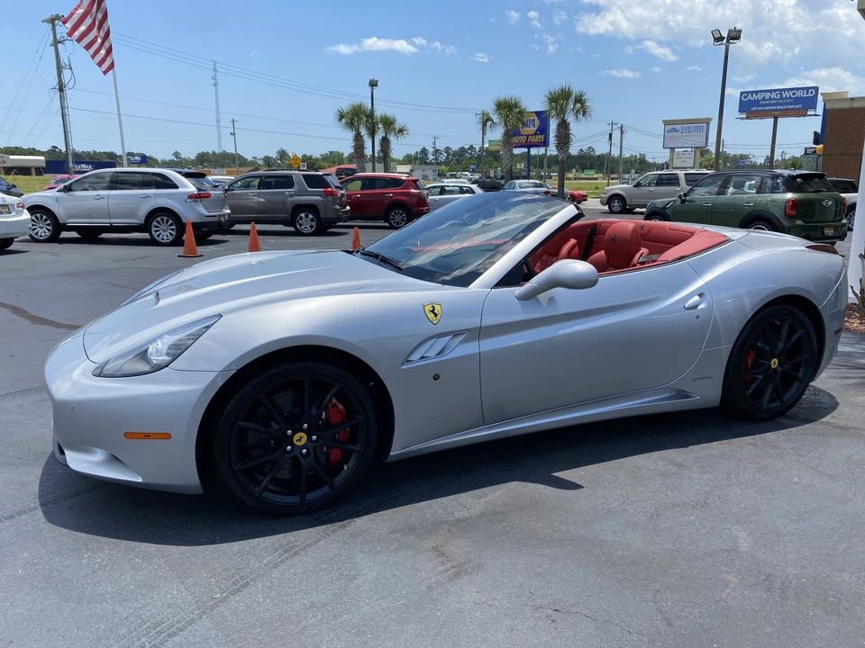2012 Ferrari California - Image 13 of 31