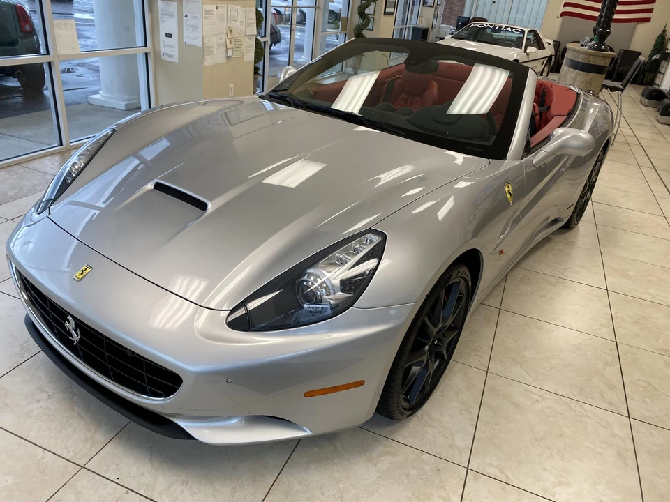 2012 Ferrari California - Image 17 of 31