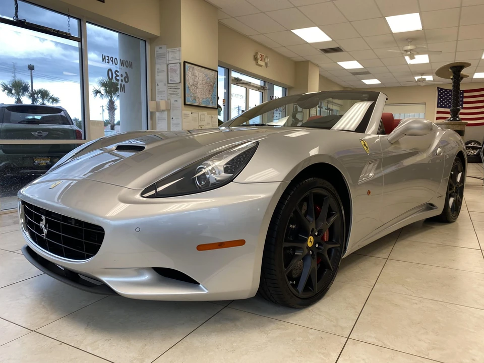 2012 Ferrari California - Image 16 of 31