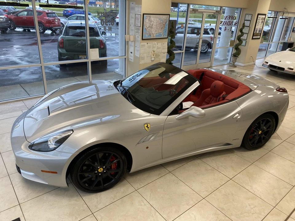 2012 Ferrari California - Image 14 of 31