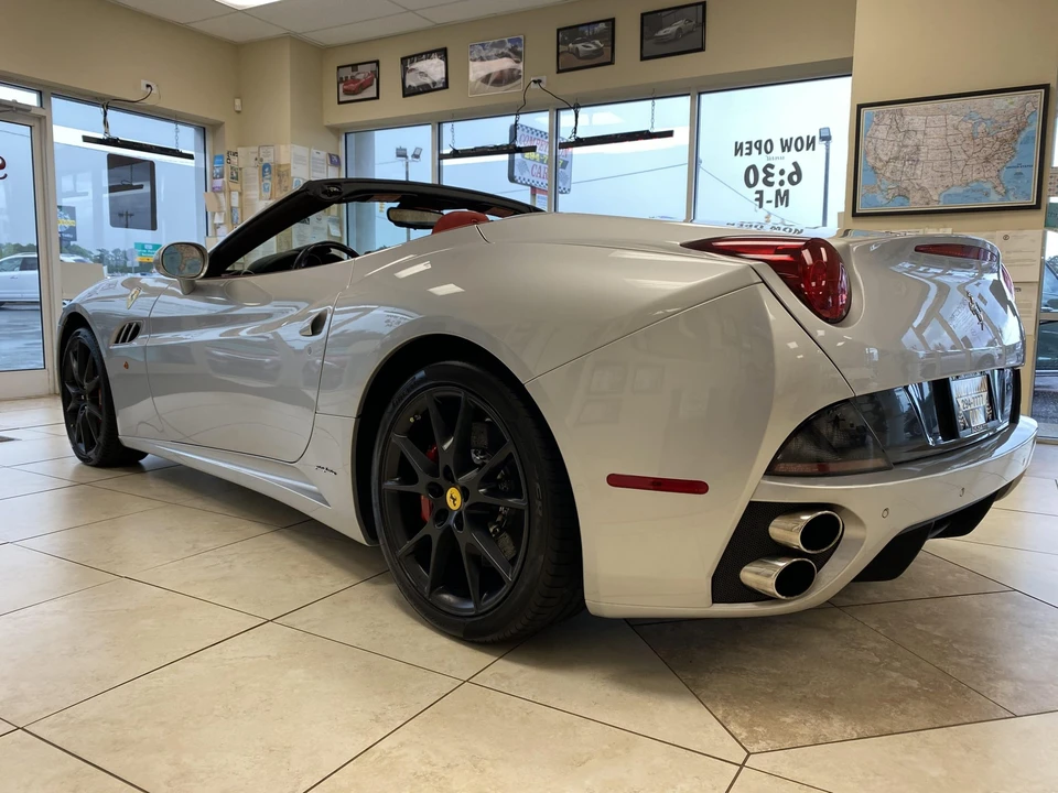 2012 Ferrari California - Image 29 of 31