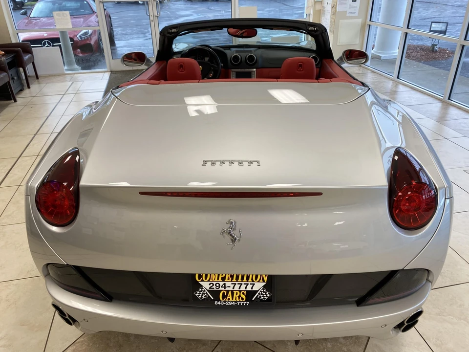 2012 Ferrari California - Image 26 of 31