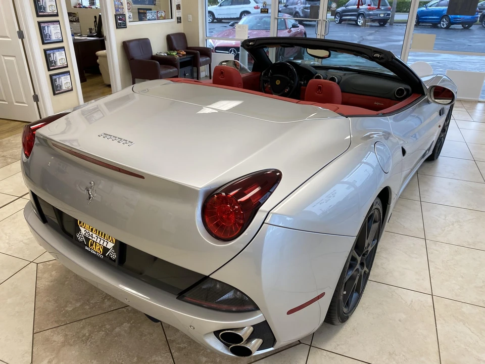 2012 Ferrari California - Image 24 of 31