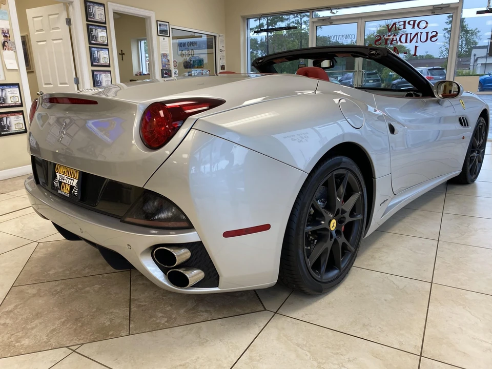 2012 Ferrari California - Image 25 of 31