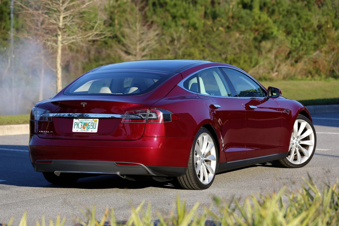 2012 Tesla Model S - Image 10 of 31