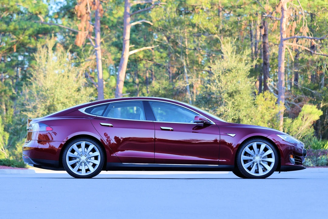 2012 Tesla Model S - Image 4 of 31