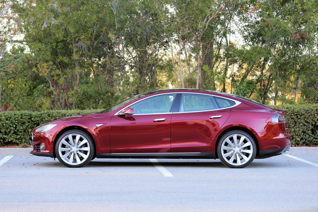 2012 Tesla Model S - Image 13 of 31