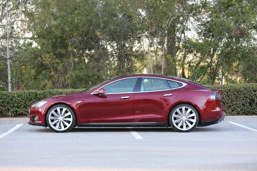 2012 Tesla Model S - Image 14 of 31