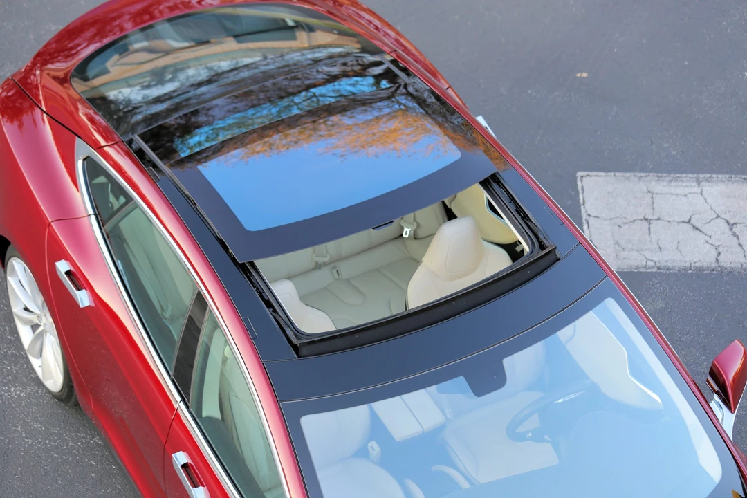 2012 Tesla Model S - Image 25 of 31