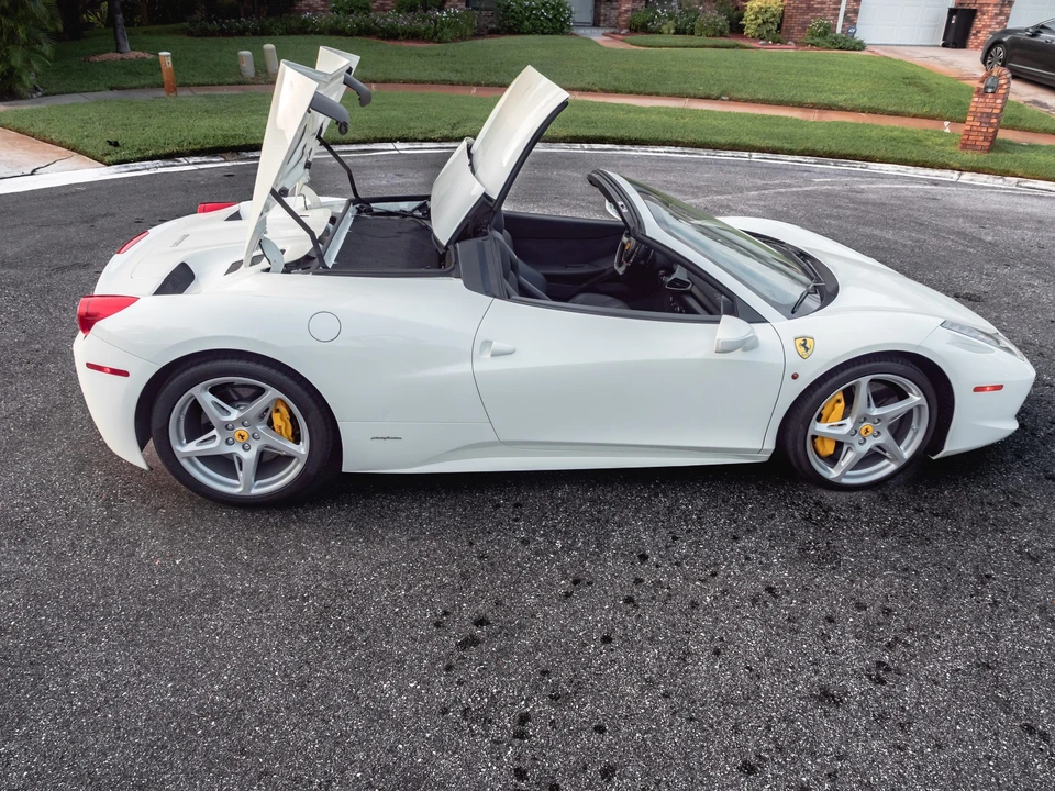 2013 Ferrari 458 Spider - Image 26 of 31