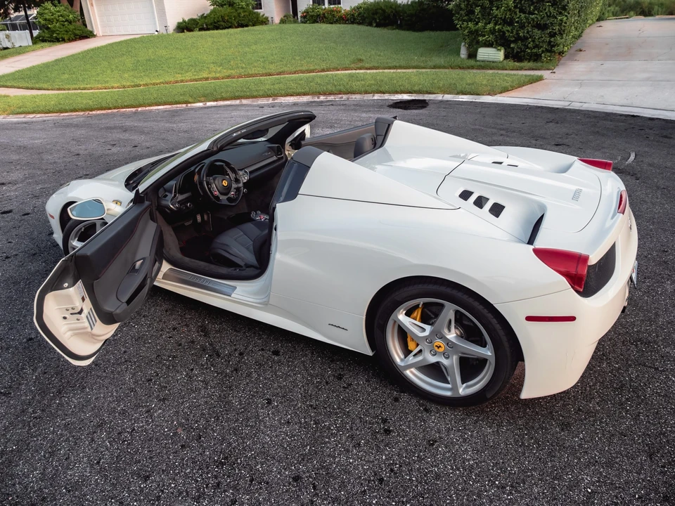 2013 Ferrari 458 Spider - Image 15 of 31