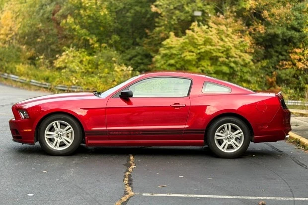 2013 Ford S197 Mustang - Image 3 of 8