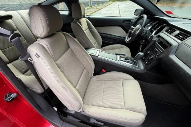 2013 Ford S197 Mustang - Image 4 of 8
