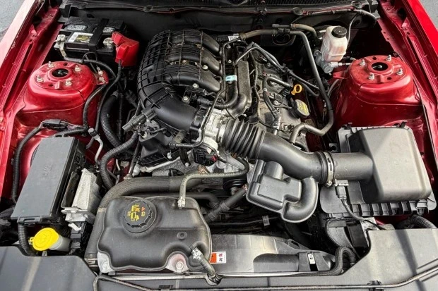 2013 Ford S197 Mustang - Image 6 of 8
