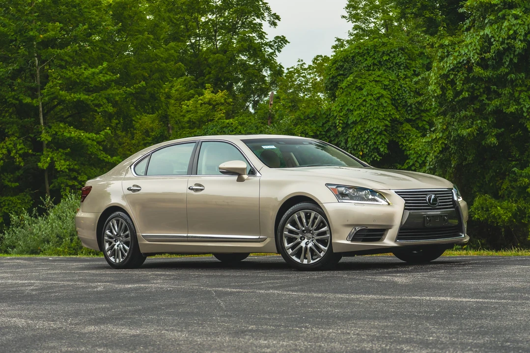 2013 Lexus LS 4th Gen - Image 31 of 31
