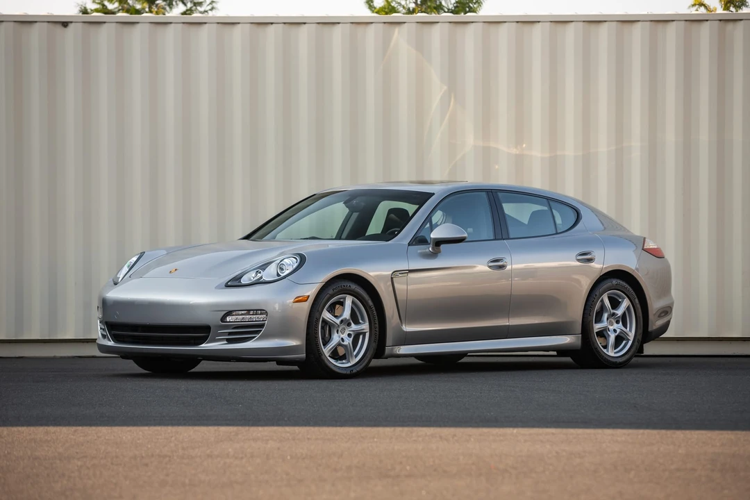 2013 Porsche 970 Panamera - Image 2 of 31