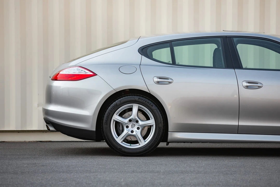 2013 Porsche 970 Panamera - Image 24 of 31