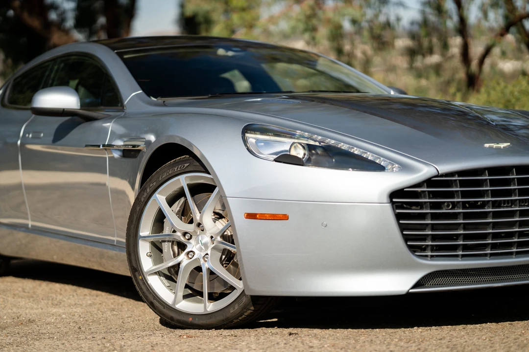 2014 Aston Martin Rapide - Image 17 of 31