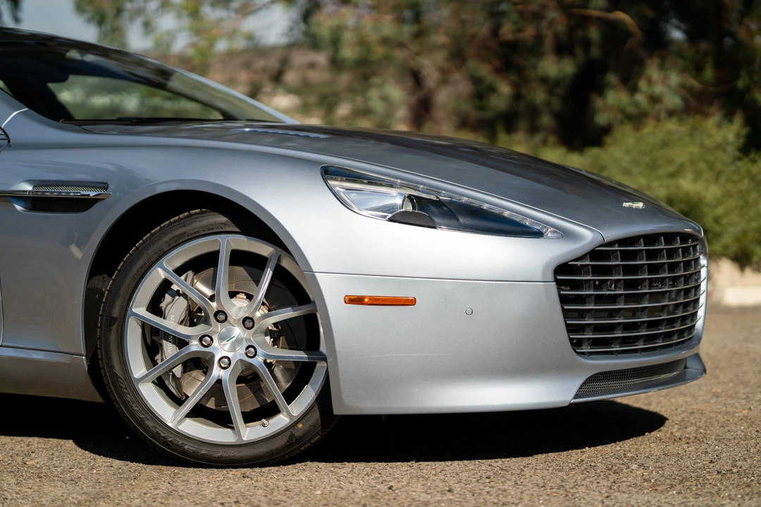 2014 Aston Martin Rapide - Image 16 of 31