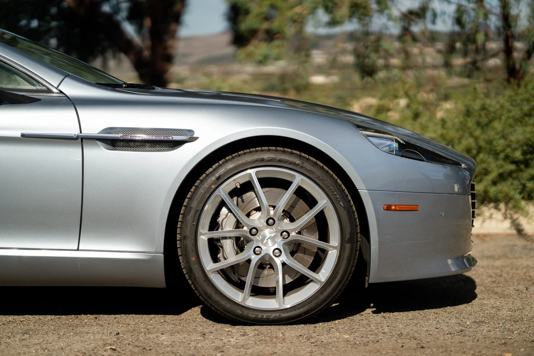 2014 Aston Martin Rapide - Image 15 of 31