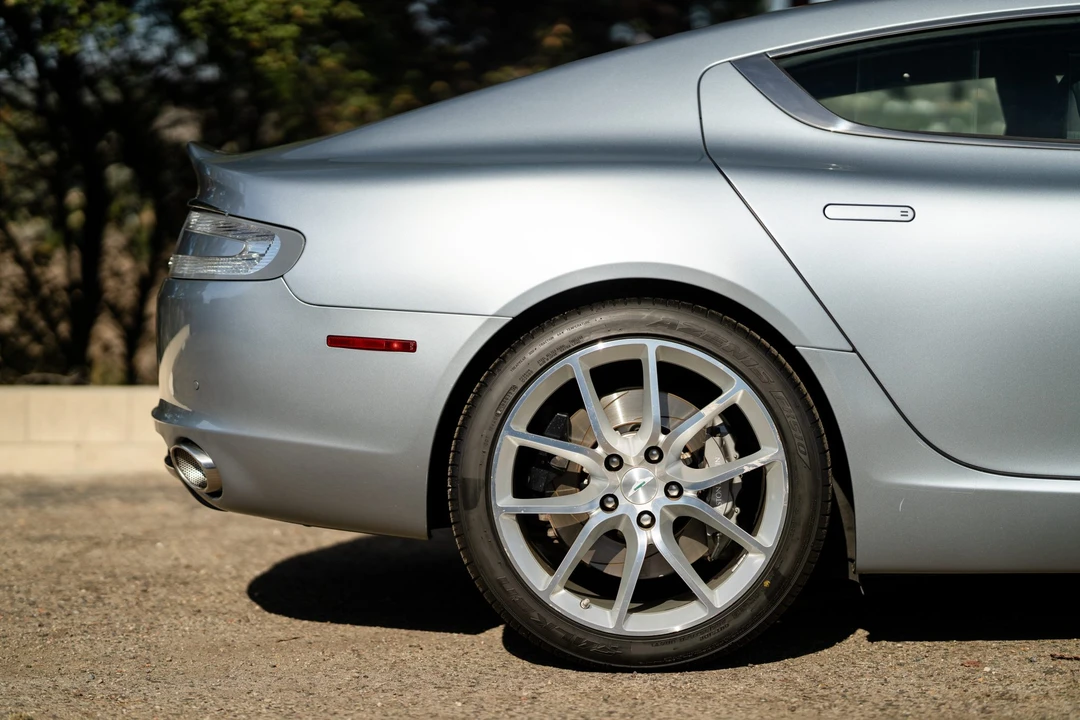 2014 Aston Martin Rapide - Image 14 of 31