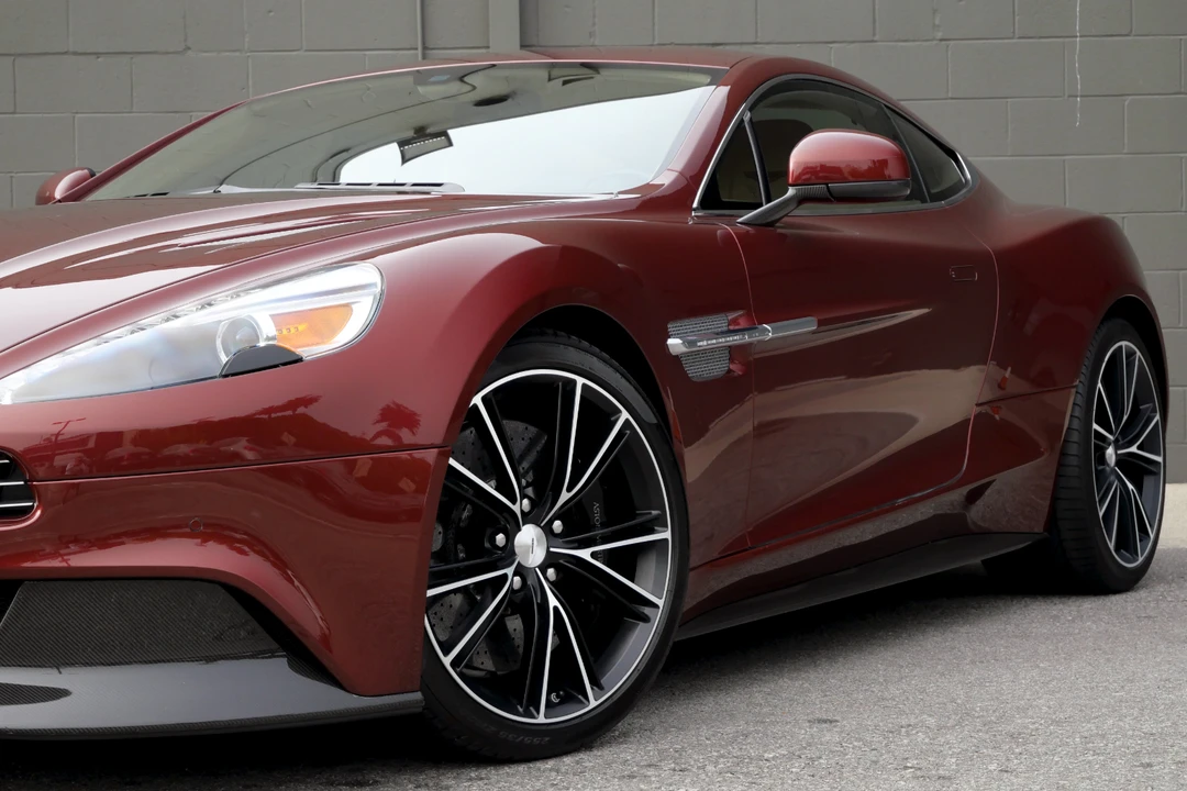 2014 Aston Martin Vanquish 2nd Gen - Image 21 of 31